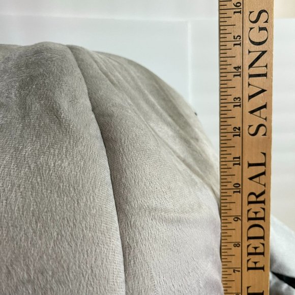 Cat or Dog Shark Bed - Grey - Picture 13 of 16